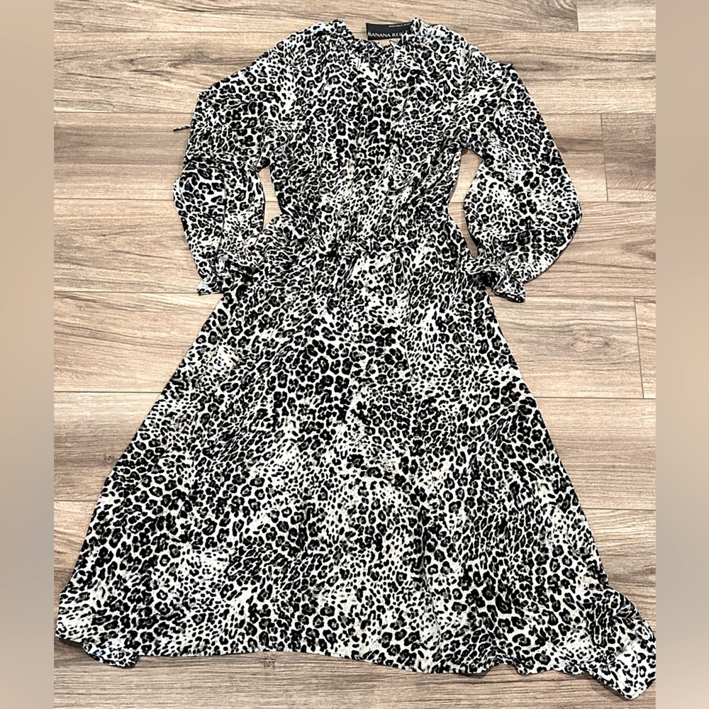 NWT! Banana Republic Asymmetric Hem Leopard Print Midi V-Neck Dress Size 6 - Picture 6 of 10